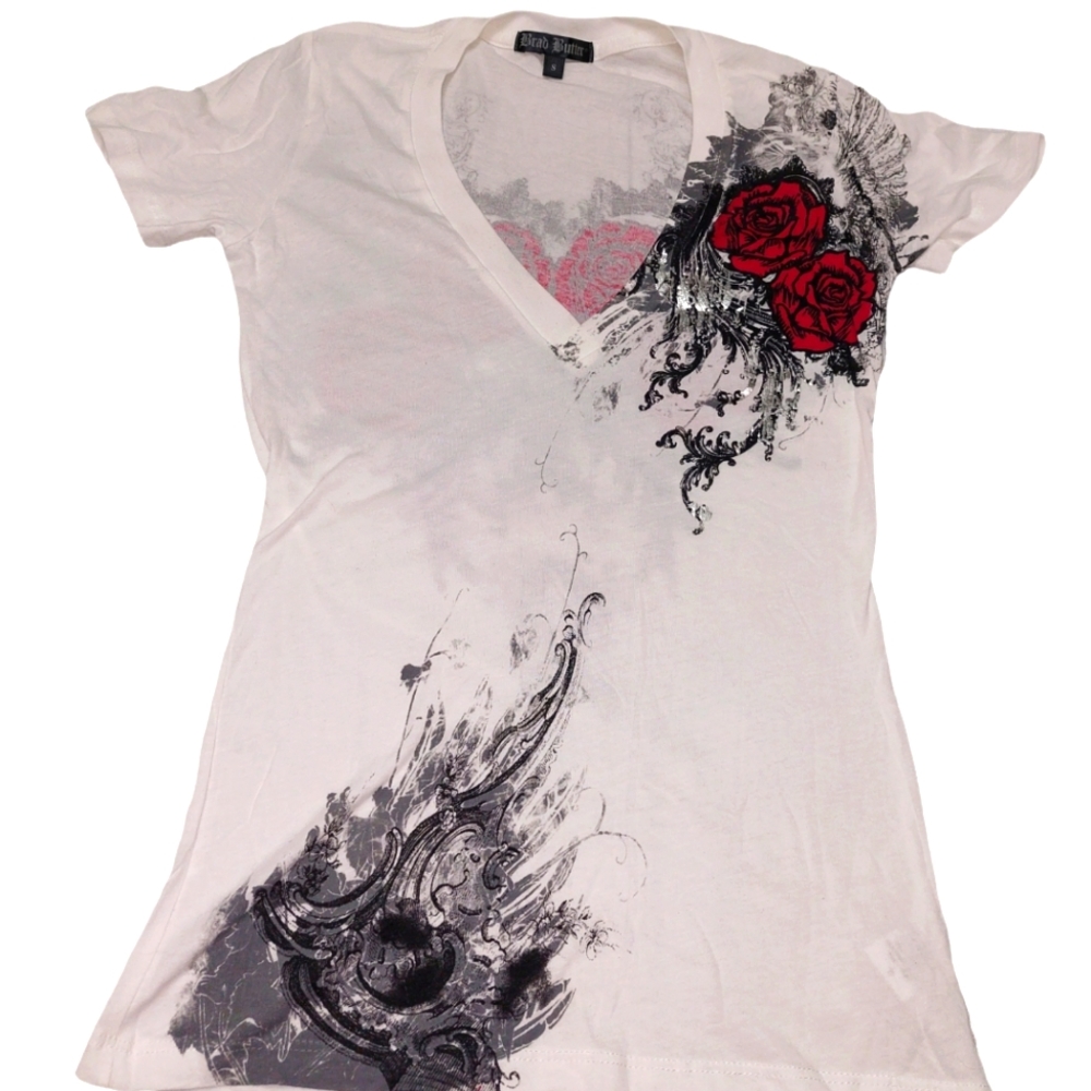 Graphic V Neck T-Shirt with Rose Print